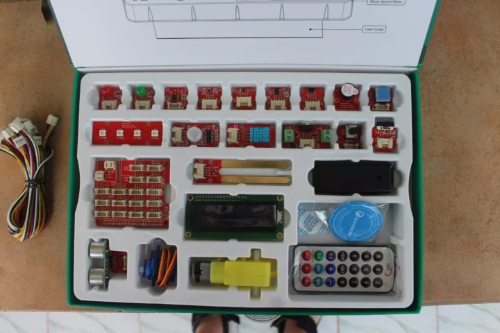 Raspberry-Pi-4-Education-Laptop-electronics-modules