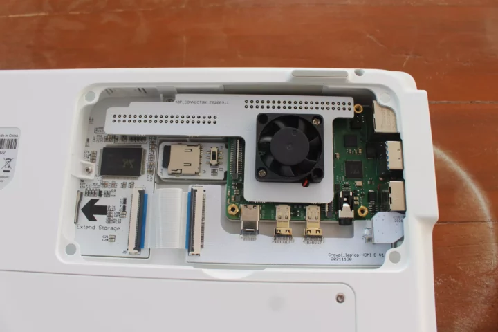 Raspberry-Pi-4-installation-CrowPi-L-laptop-shell