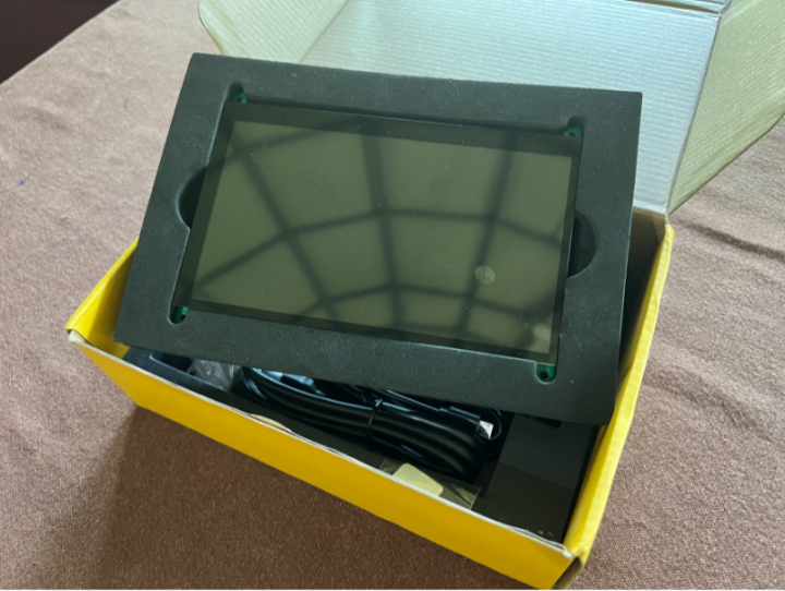 Unboxing touch screen display