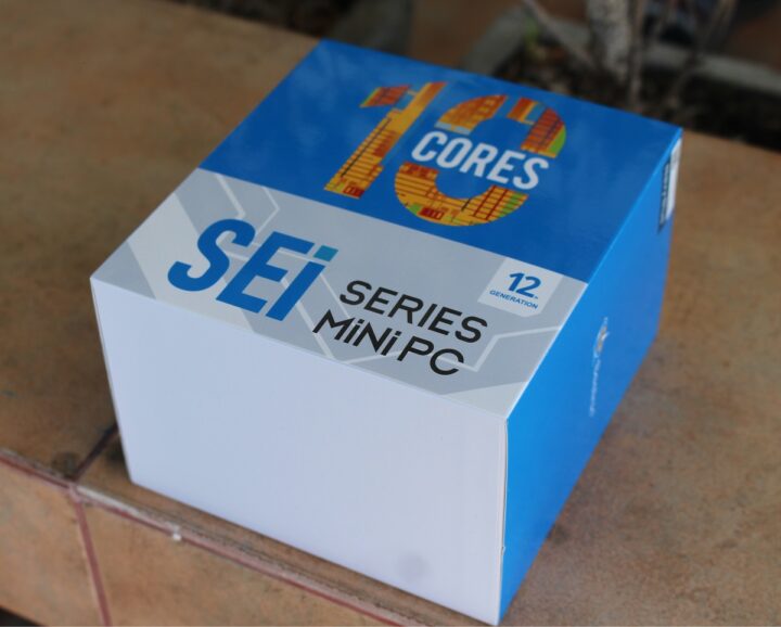 Beelink SEi12 i7-12650H mini PC package (2)