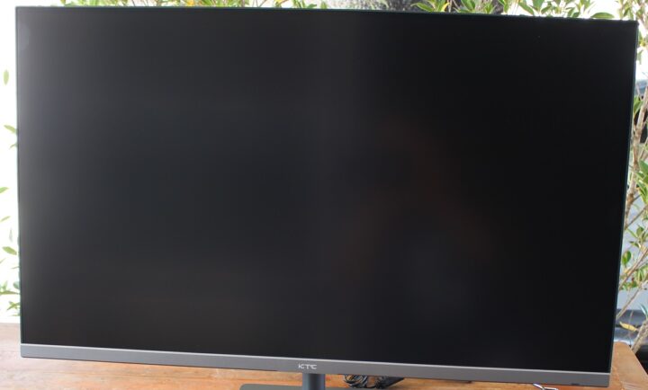 Screen Size–31.5 inch