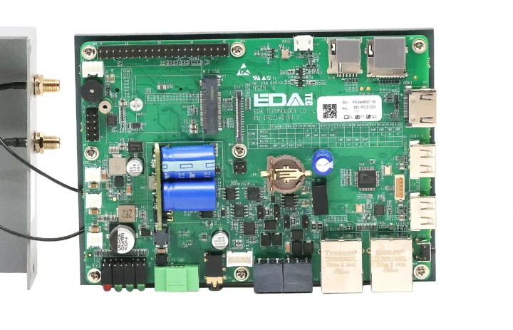 EDATEC ED IPC21x0 carrier board