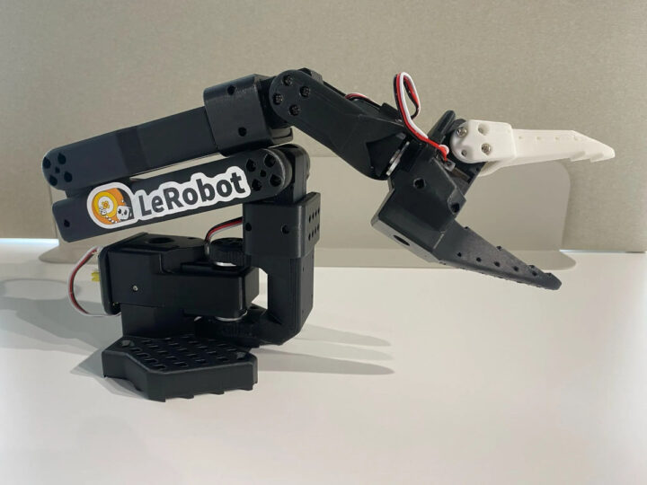 SO-ARM101 robotic arm hugging face support