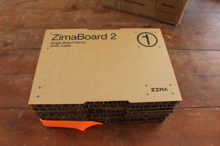 ZimaBoard 2 Corrugated box