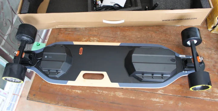 Bottom side MEEPO V5 electric skateboard