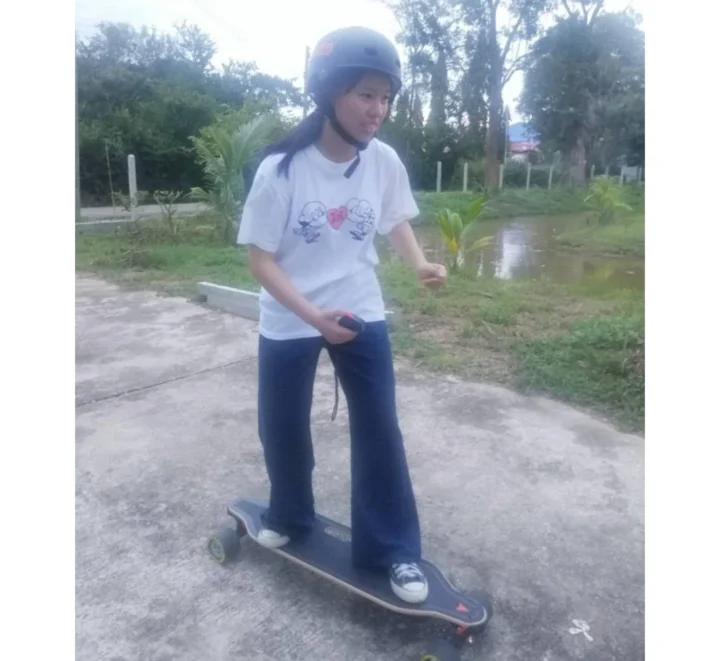Kuljira skateboard riding