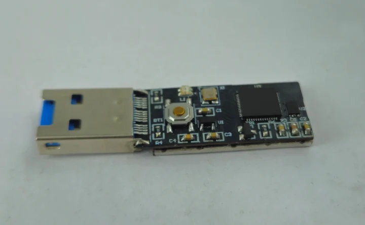 Raspberry Pi RP2040 hacking USB dongle