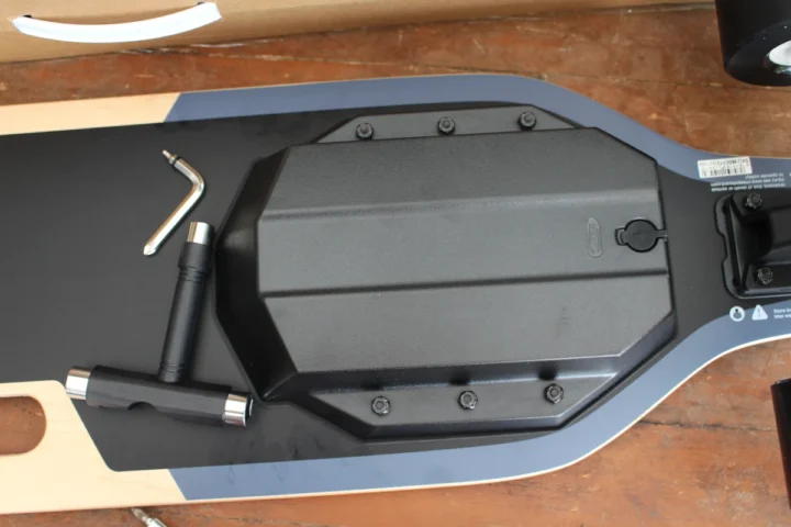 Teardown battery compartment