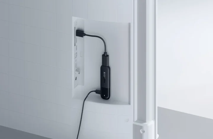 Amlogic S905X5M TV Stick connected to HDMI TV