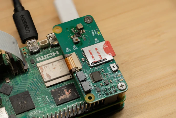 Raspberry Pi 5 microSD Express HAT
