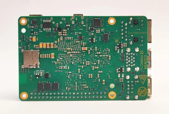 Raspberry Pi sized RISC V SBC bottom
