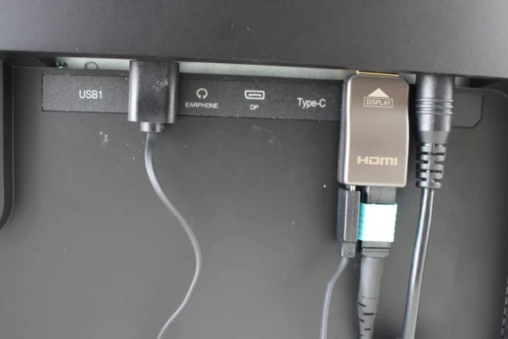 Connect fiber HDMI cable to TV Connect fiber HDMI cable to TV