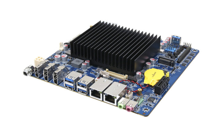 Fanless thin Twin Lake Mini-ITX motherboard for industrial applications