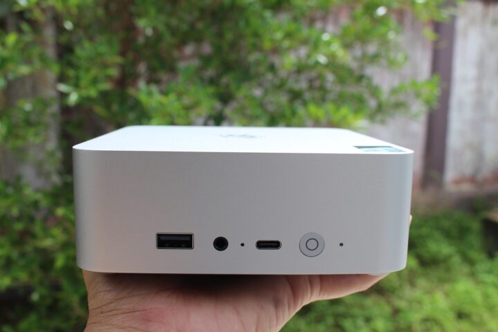 Beelink EQi13 Pro front panel