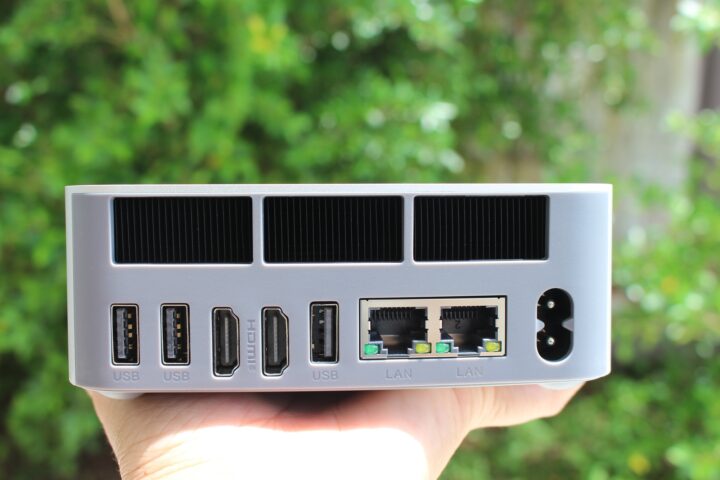 Beelink EQi13 Pro mini PC rear panel