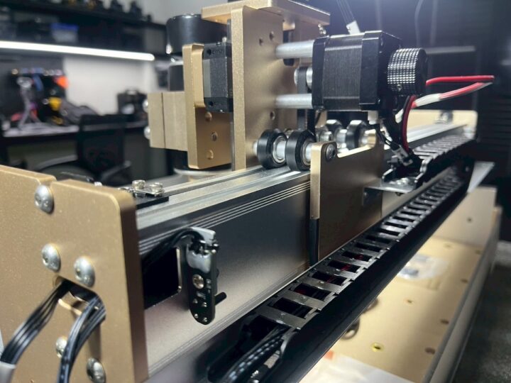 LUNYEE 4040 Pro CNC Cable Management and Guide Wheels