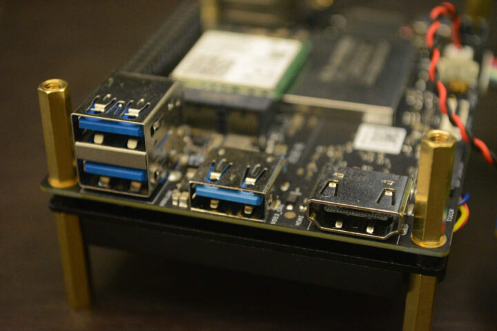 USB และ HDMI USB และ HDMI