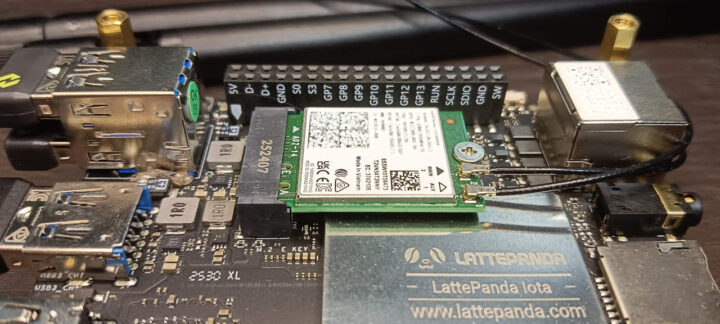 การติดตั้ง Wi-Fi adapter การติดตั้ง Wi-Fi adapter