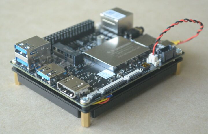 LattePanda IOTA และ LattePanda IOTA Active Cooler (ติดตั้งไว้ด้านล่าง) LattePanda IOTA และ LattePanda IOTA Active Cooler (ติดตั้งไว้ด้านล่าง)