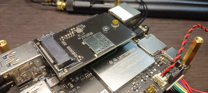 การติดตั้ง M.2 4G M-Key Expansion Board แบบวางซ้อนบนมอดูล Wi-Fi การติดตั้ง M.2 4G M-Key Expansion Board แบบวางซ้อนบนมอดูล Wi-Fi