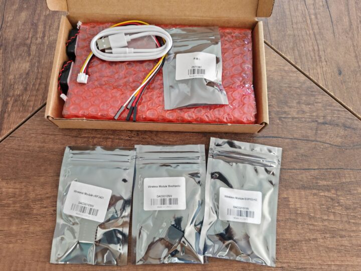 CrowPanel Advanced 7inch ESP32-P4 HMI AI Display unboxing