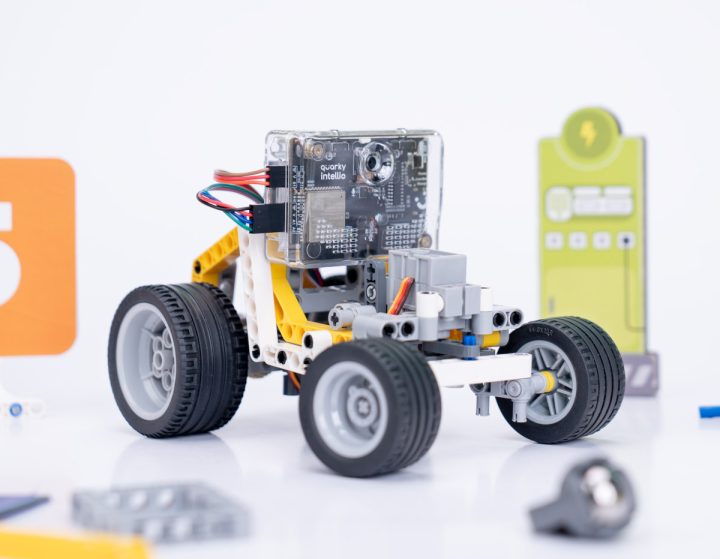 Quarky Intellio rover car robot