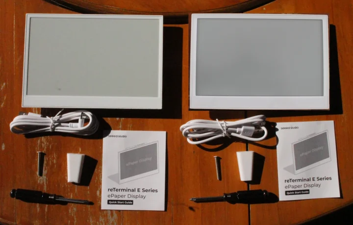 reTerminal E1001 E002 ePaper Displays unboxing reTerminal E1001 E002 ePaper Displays unboxing