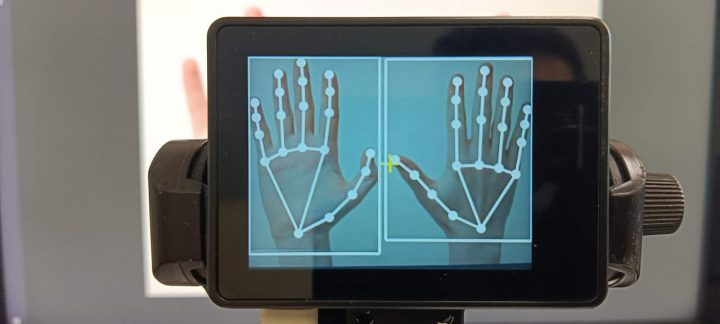 HUSKYLENS 2 AI camera Hand Recognition