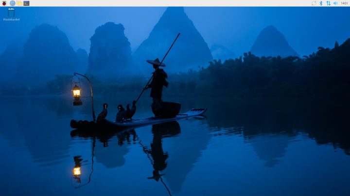 Desktop ของระบบปฏิบัติการที่ติดตั้งมาจากโรงงาน