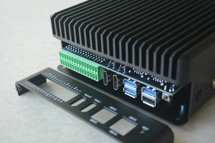 ถอดแผงด้านข้าง