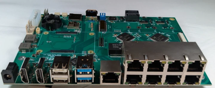 Raspberry Pi CM5 mini ITX carrier board 9 Ethernet ports