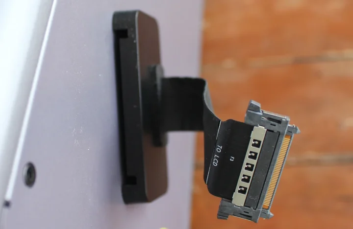 ribbon cable connector screen