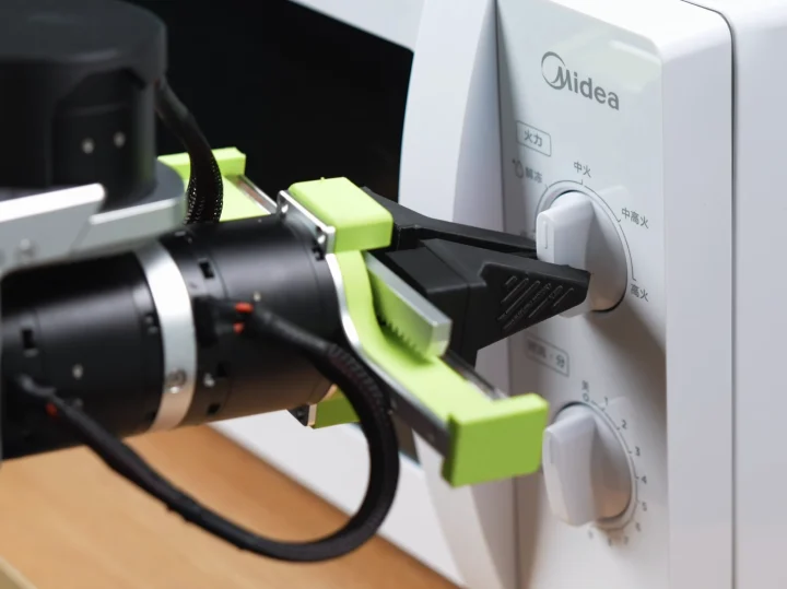 Robotic arm microwave adjustment