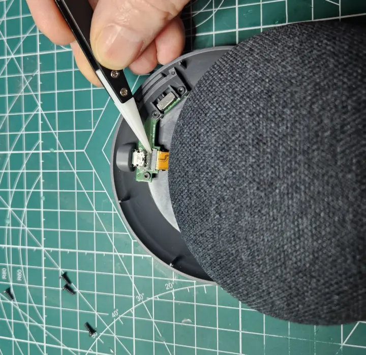 Google Home Mini board installation