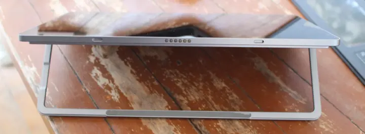 xPlay Keyboard magnetic connector