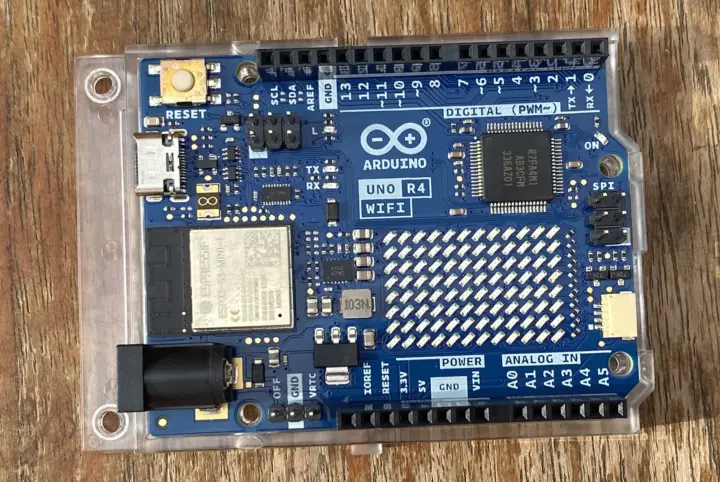 Arduino UNO R4 WiFi board Arduino UNO R4 WiFi board