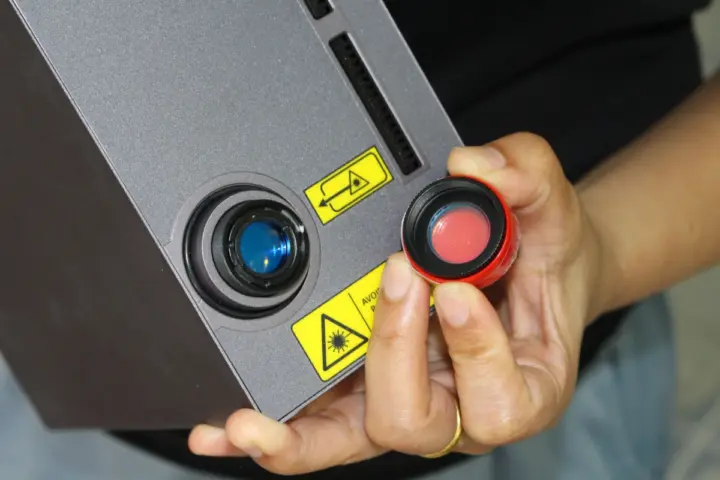 Take off the module protective cover Take off the module protective cover