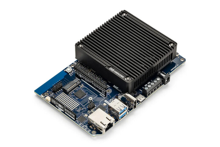 บอร์ด Arduino Ventuno Q