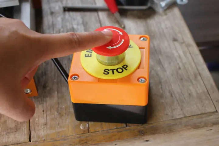Check the mergency stop switch
