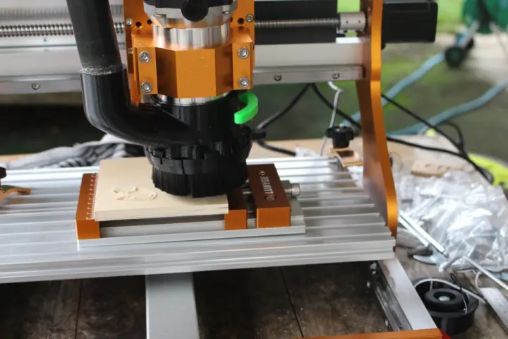 LUNYEE 3020 Nova CNC Easel Engraving Plywood