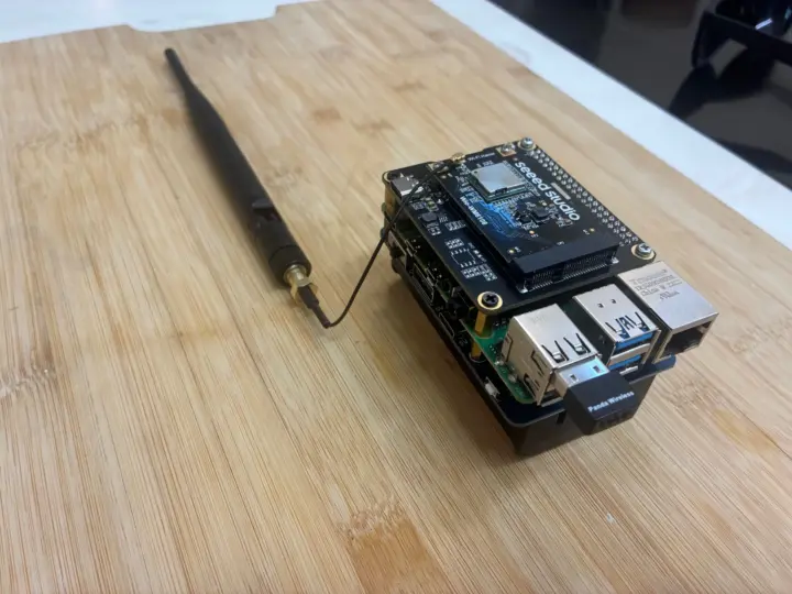 Raspberry Pi OpenMANET Node Raspberry Pi OpenMANET Node